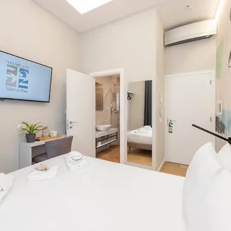 B-stay Via Milano 52 4*