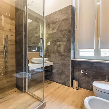 B-stay Via Milano 52 4* Rome