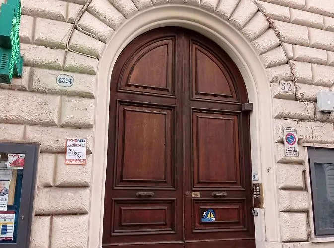 Πανσιόν B-stay Via Milano 52 4*