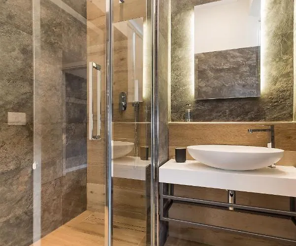 B-stay Via Milano 52 Πανσιόν 4*