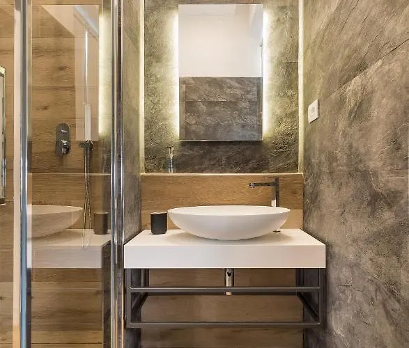 B-stay Via Milano 52 4*