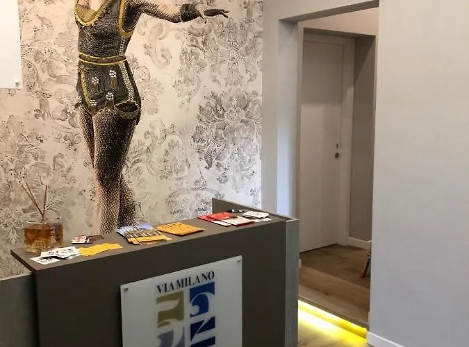 B-stay Via Milano 52 Πανσιόν 4*