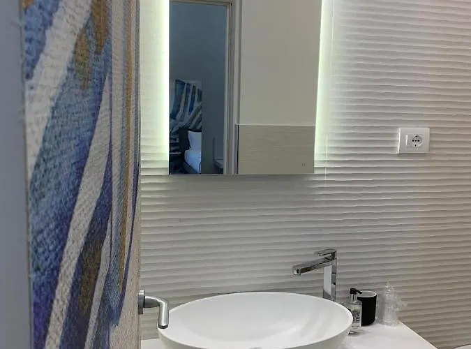 B-stay Via Milano 52 4*